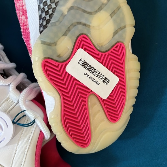 AUTHENTICATED VINTAGE - Air Jordan 11 - Pink Snakeskin Women’s - NEW - Picture 5 of 8